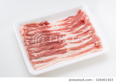 Pork rib slice 106901403