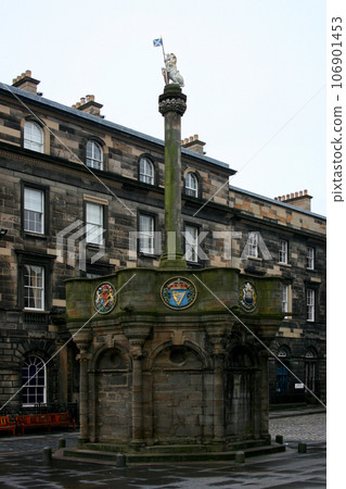 Mercat Cross on Edinburgh's Royal Mile Mercat Cross on Edinburgh's Royal Mile 106901453