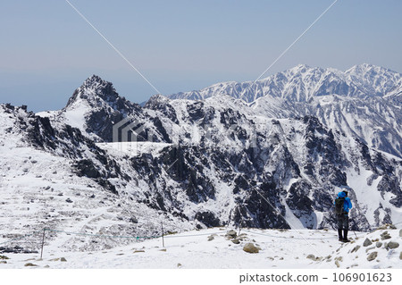 從木所駒嶽山頂眺望法劍岳和空拉岳 從木所駒嶽山頂眺望法劍岳和空拉岳 106901623