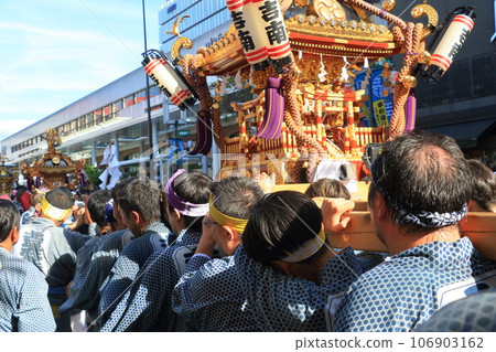 Festivals in Edo and Tokyo: Festivals where portable shrines are carried Festivals in Edo and Tokyo: Festivals where portable shrines are carried 106903162