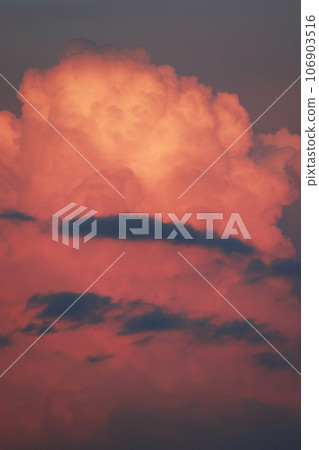 夕陽照亮的積雨雲 夕陽照亮的積雨雲 106903516