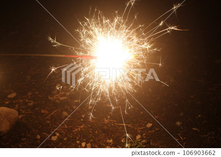 Hand-held fireworks 106903662