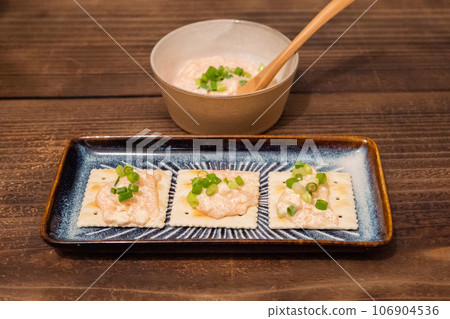 Mentaiko cream cheese canapé Mentaiko cream cheese canapé 106904536