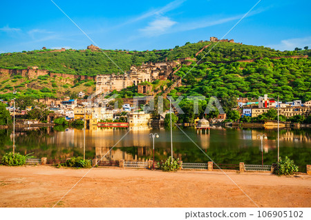 Bundi town panoramic view, India Bundi town panoramic view, India 106905102