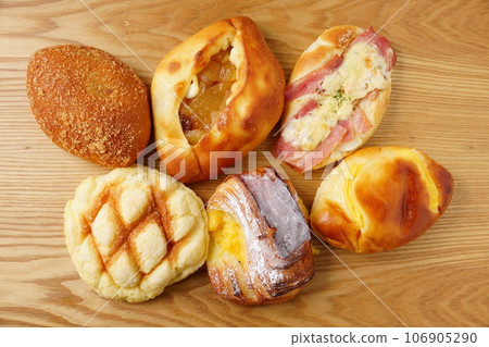Deli bread and sweet bread Deli bread and sweet bread 106905290