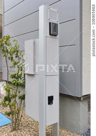 入口處設置送貨箱 106905668