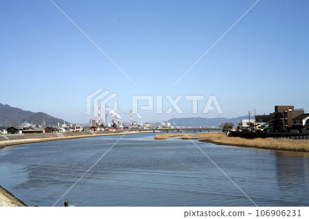 遠眺高斯河河口及工業園區 106906231
