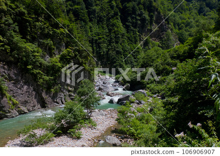 黑部川急流 夏季黑部峽谷下之走廊(舊公路電車路線) 黑部川急流 夏季黑部峽谷下之走廊(舊公路電車路線) 106906907