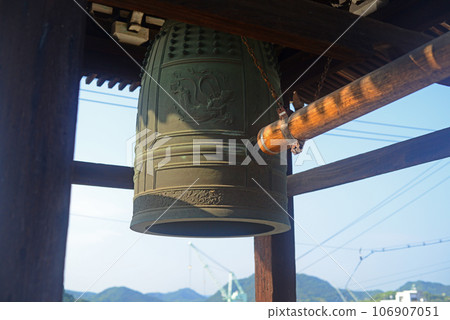 Hanging bell in the precincts of Onomichi Hodoji Temple-2 Hanging bell in the precincts of Onomichi Hodoji Temple-2 106907051