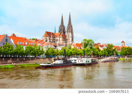 Regensburg Cathedral or Saint Peter Church 106907611