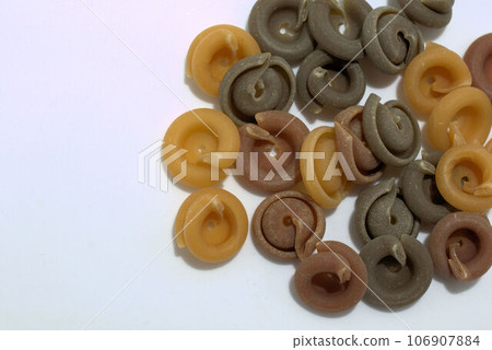 Dried pasta cappelletti ingredients 106907884