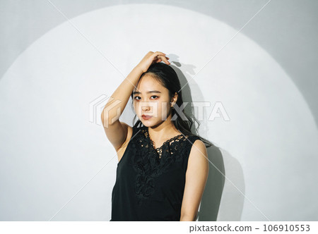 Young lady's portrait Young lady's portrait 106910553