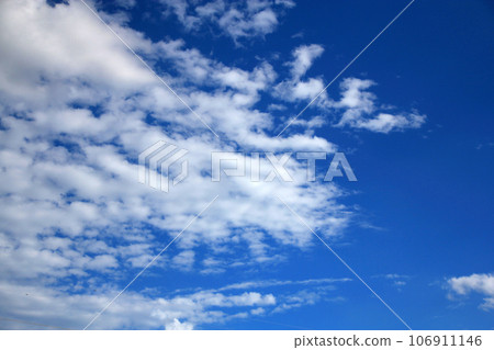 漂浮在藍天上的雲彩 106911146