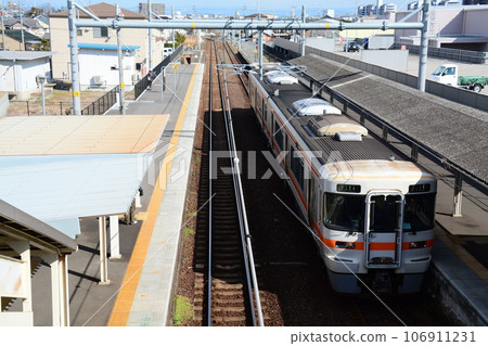 武豐線乙川站等候發車的木葉25號列車 武豐線乙川站等候發車的木葉25號列車 106911231