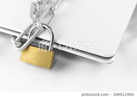 Laptop, chain and padlock. image of security 106911908