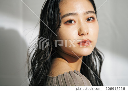 年輕的女士的肖像 年輕的女士的肖像 106912236