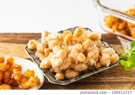 Fried boiled soybeans Fried boiled soybeans 106912557