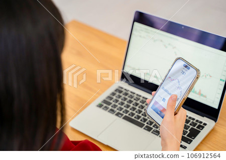 年輕女子炒股 106912564