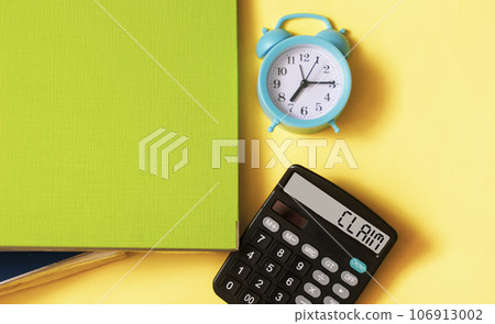 The calculator displays the text of the claim on a yellow background. Business concept. The calculator displays the text of the claim on a yellow background. Business concept. 106913002