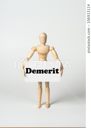 拿著記過卡的繪圖娃娃 拿著記過卡的繪圖娃娃 106913114