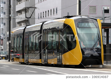 Before opening: Utsunomiya light rail test run train (LIGHTLINE) Before opening: Utsunomiya light rail test run train (LIGHTLINE) 106914087