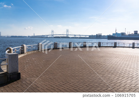 [Kanagawa Prefecture] A view of Yokohama Yamashita Park and Yokohama Bay Bridge 106915705