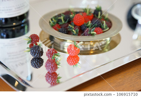 colorful berries 106915710