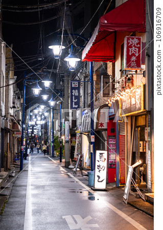 [東京]懷舊的夜間市中心商店街椎名町 106916709