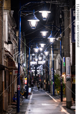 [東京]懷舊的夜間市中心商店街椎名町 106916711