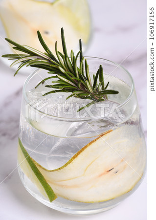 Pear Gin tonic cocktail Pear Gin tonic cocktail 106917156