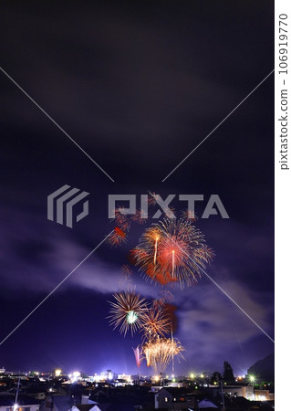 fireworks shining in the night sky fireworks shining in the night sky 106919770