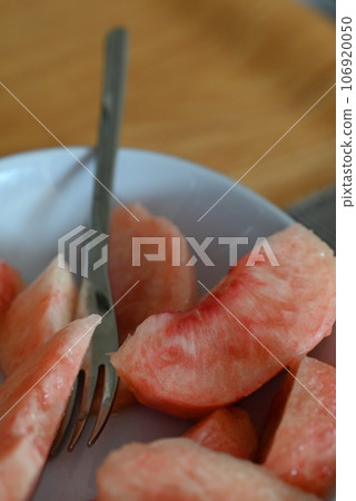 美味的鮮切桃子 106920050