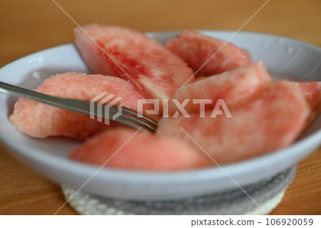 美味的鮮切桃子 106920059