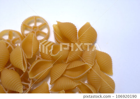 Dried pasta material 106920190
