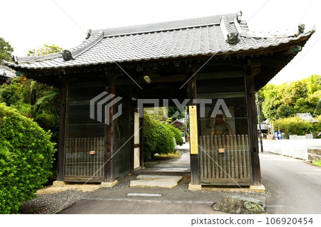 [今治市、四國88寺參拜、伊予、第54寺“延命寺”仁王門] 106920454