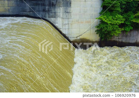 颱風過後的日吉水壩 106920976