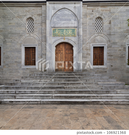 Entrance of 18th century Ottoman Yeni Valide I Mosque, or Yeni Valide Camii, Uskudar district, Istanbul, Turkey Entrance of 18th century Ottoman Yeni Valide I Mosque, or Yeni Valide Camii, Uskudar district, Istanbul, Turkey 106921368