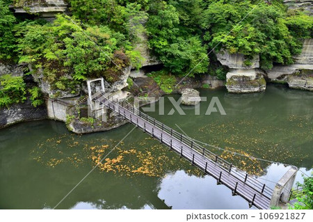 奇岩怪石連綿的風景勝地、天然紀念物“Tonohetsuri” 106921827