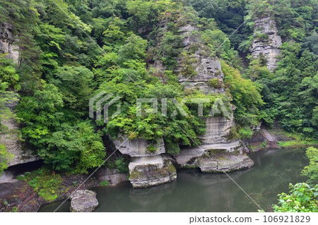 奇岩怪石連綿的風景勝地、天然紀念物“Tonohetsuri” 106921829