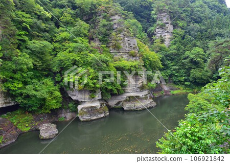 A scenic spot with a series of strangely shaped rocks, a natural monument, Tonohetsuri A scenic spot with a series of strangely shaped rocks, a natural monument, Tonohetsuri 106921842