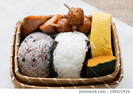 Onigiri bento Onigiri bento 106922426