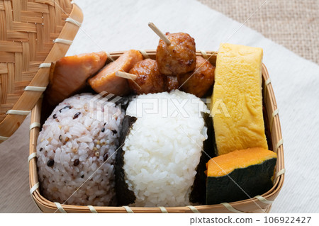 Onigiri bento Onigiri bento 106922427