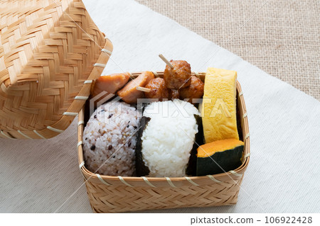Onigiri bento Onigiri bento 106922428