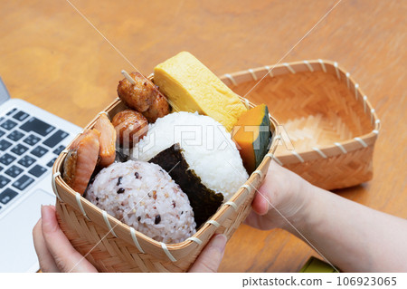 Onigiri bento office Onigiri bento office 106923065