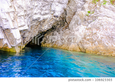 blue cave entrance 1 106923303