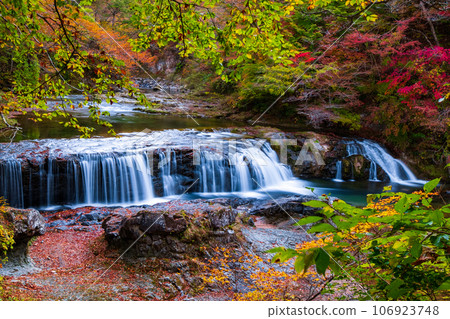 秋天的麻武溪谷：不動瀑布 106923748