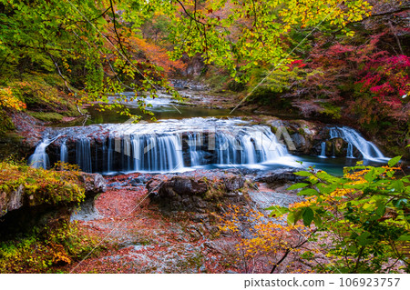 秋天的麻武溪谷:不動瀑布 秋天的麻武溪谷:不動瀑布 106923757
