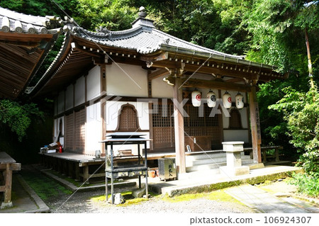 [西條市、四國88寺參拜、伊予、第64寺“前神寺”護摩堂] 106924307