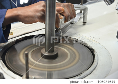 diamond polishing diamond polishing 106924655