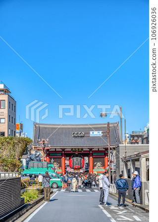 東京城市景觀：新年前三天的雷門 106926036